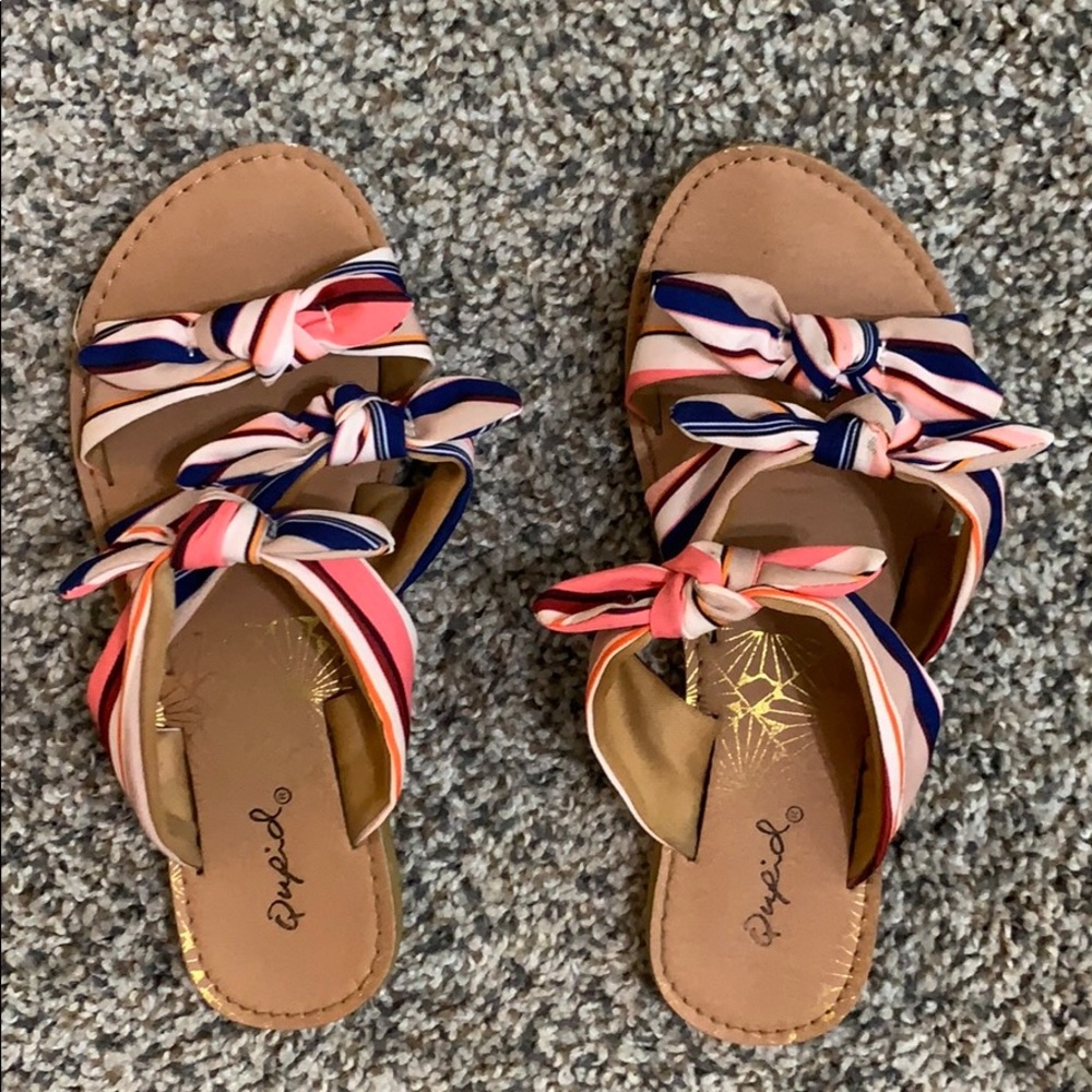 Qupid Bow Tie Sandals